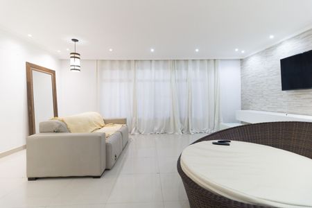 Casa à venda com 200m², 3 quartos e 2 vagas