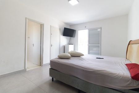 Casa à venda com 200m², 3 quartos e 2 vagas Casa à venda com 200m², 3 quartos e 2 vagasSuíte