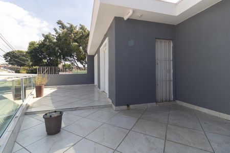 Casa à venda com 200m², 3 quartos e 2 vagas Casa à venda com 200m², 3 quartos e 2 vagasVaranda da Suíte e do Quarto 2