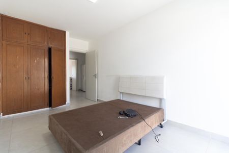 Casa à venda com 200m², 3 quartos e 2 vagas Casa à venda com 200m², 3 quartos e 2 vagasQuarto 2