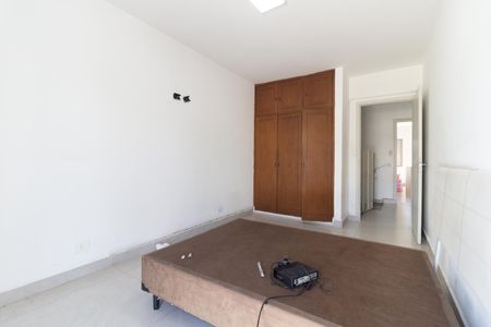 Casa à venda com 200m², 3 quartos e 2 vagas Casa à venda com 200m², 3 quartos e 2 vagasQuarto 2