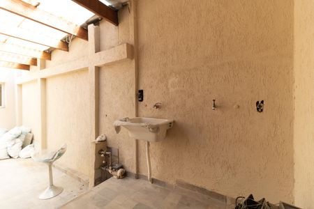 Casa à venda com 200m², 3 quartos e 2 vagas Casa à venda com 200m², 3 quartos e 2 vagasLavanderia