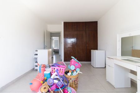 Casa à venda com 200m², 3 quartos e 2 vagas Casa à venda com 200m², 3 quartos e 2 vagasQuarto 3