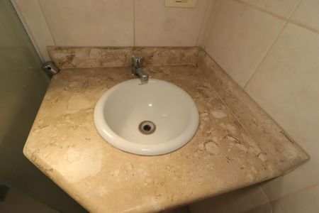 Casa para alugar com 140m², 3 quartos e 2 vagasBanheiro Social - Pia