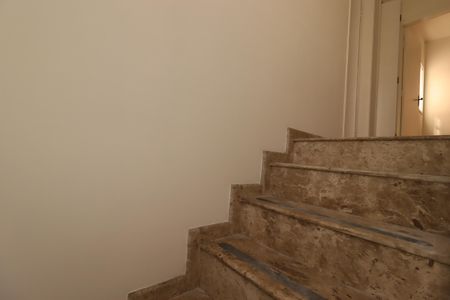 Casa para alugar com 140m², 3 quartos e 2 vagasEscada
