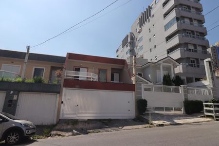 Casa para alugar com 140m², 3 quartos e 2 vagasFachada