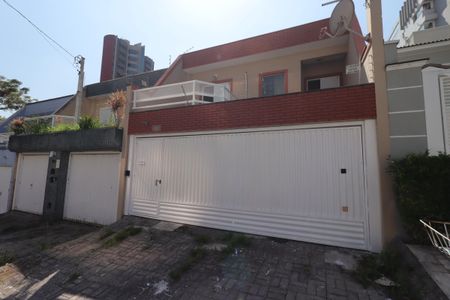 Casa para alugar com 140m², 3 quartos e 2 vagasFachada