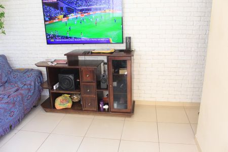 Sala de casa para alugar com 2 quartos, 125m² em Colinas de Cotia, Cotia