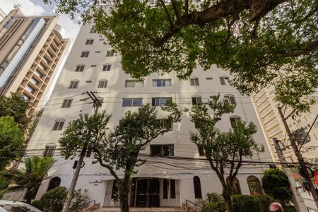 Apartamento para alugar com 104m², 3 quartos e 1 vaga Apartamento para alugar com 104m², 3 quartos e 1 vagaFachada