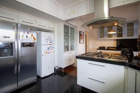 Apartamento à venda com 200m², 3 quartos e 4 vagas Apartamento à venda com 200m², 3 quartos e 4 vagasCozinha