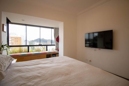 Apartamento à venda com 200m², 3 quartos e 4 vagas Apartamento à venda com 200m², 3 quartos e 4 vagasSuíte 2