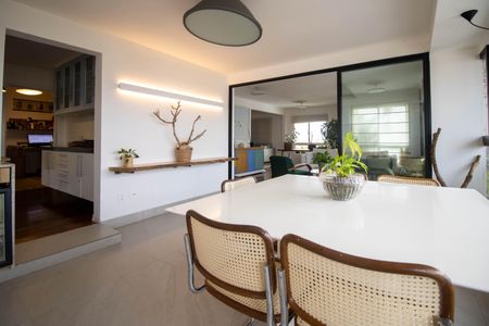 Apartamento à venda com 200m², 3 quartos e 4 vagas Apartamento à venda com 200m², 3 quartos e 4 vagasSala de Jantar