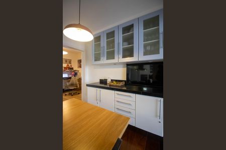 Apartamento à venda com 200m², 3 quartos e 4 vagas Apartamento à venda com 200m², 3 quartos e 4 vagasCozinha