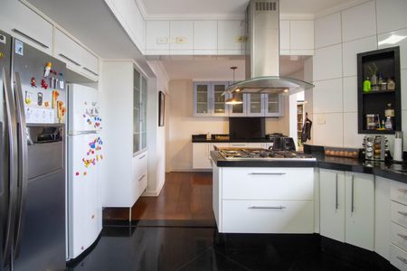 Apartamento à venda com 200m², 3 quartos e 4 vagas Apartamento à venda com 200m², 3 quartos e 4 vagasCozinha