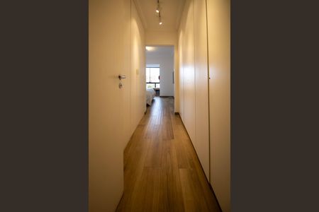 Apartamento à venda com 200m², 3 quartos e 4 vagas Apartamento à venda com 200m², 3 quartos e 4 vagasSuíte 2