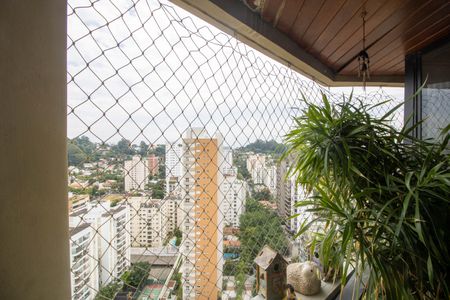 Apartamento à venda com 200m², 3 quartos e 4 vagas Apartamento à venda com 200m², 3 quartos e 4 vagasVista Suíte 1