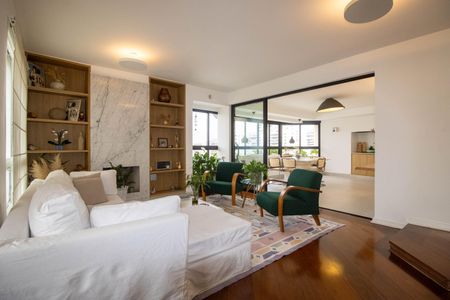 Apartamento à venda com 200m², 3 quartos e 4 vagas Apartamento à venda com 200m², 3 quartos e 4 vagasSala