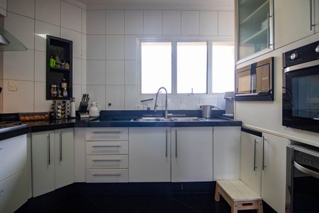 Apartamento à venda com 200m², 3 quartos e 4 vagas Apartamento à venda com 200m², 3 quartos e 4 vagasCozinha