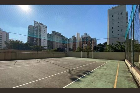 Apartamento à venda com 200m², 3 quartos e 4 vagas Apartamento à venda com 200m², 3 quartos e 4 vagasQuadra