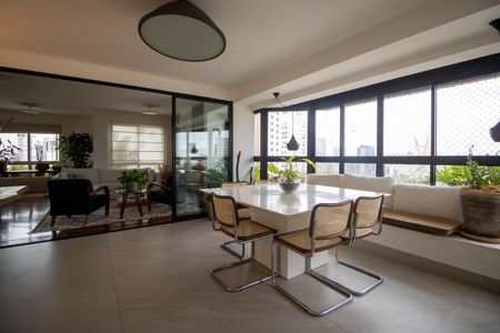 Apartamento à venda com 200m², 3 quartos e 4 vagas Apartamento à venda com 200m², 3 quartos e 4 vagasSala de Jantar