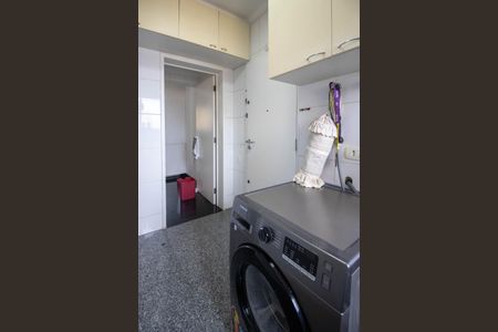 Apartamento à venda com 200m², 3 quartos e 4 vagas Apartamento à venda com 200m², 3 quartos e 4 vagasÁrea de Serviço