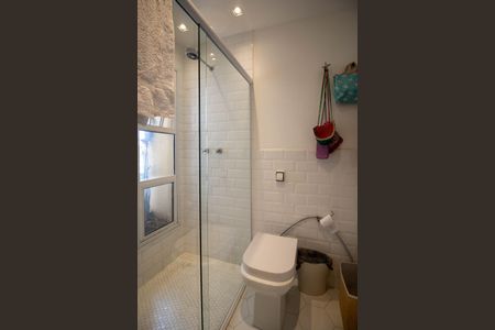 Apartamento à venda com 200m², 3 quartos e 4 vagas Apartamento à venda com 200m², 3 quartos e 4 vagasBanheiro Suíte 1