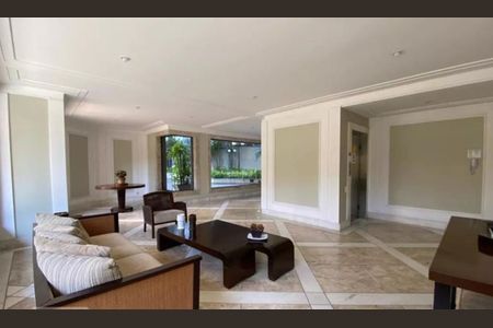 Apartamento à venda com 200m², 3 quartos e 4 vagas Apartamento à venda com 200m², 3 quartos e 4 vagasHall de entrada