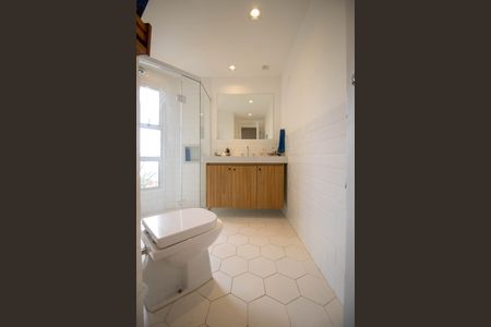 Apartamento à venda com 200m², 3 quartos e 4 vagas Apartamento à venda com 200m², 3 quartos e 4 vagasBanheiro Suíte 3