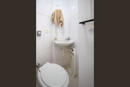 Apartamento à venda com 200m², 3 quartos e 4 vagas Apartamento à venda com 200m², 3 quartos e 4 vagasBanheiro de serviço