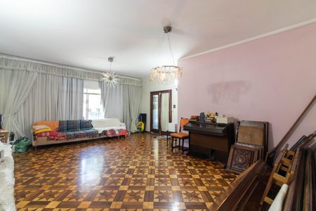 Casa para alugar com 500m², 4 quartos e 6 vagas Casa para alugar com 500m², 4 quartos e 6 vagasSala