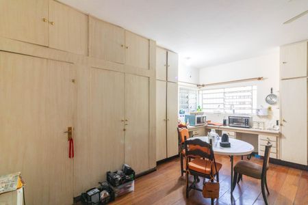 Casa para alugar com 500m², 4 quartos e 6 vagas Casa para alugar com 500m², 4 quartos e 6 vagasSala 2