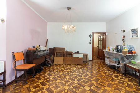 Casa para alugar com 500m², 4 quartos e 6 vagas Casa para alugar com 500m², 4 quartos e 6 vagasSala