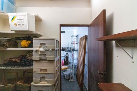 Casa para alugar com 500m², 4 quartos e 6 vagas Casa para alugar com 500m², 4 quartos e 6 vagasDespensa