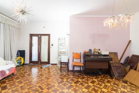 Casa para alugar com 500m², 4 quartos e 6 vagas Casa para alugar com 500m², 4 quartos e 6 vagasSala