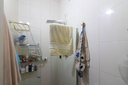 Casa para alugar com 500m², 4 quartos e 6 vagas Casa para alugar com 500m², 4 quartos e 6 vagasBanheiro da Suíte 1