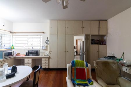 Casa para alugar com 500m², 4 quartos e 6 vagas Casa para alugar com 500m², 4 quartos e 6 vagasSala 2