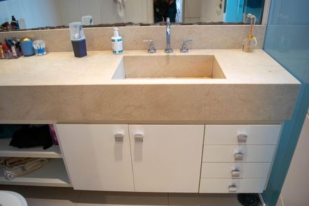 Apartamento à venda com 130m², 3 quartos e 2 vagasBanheiro da Suíte