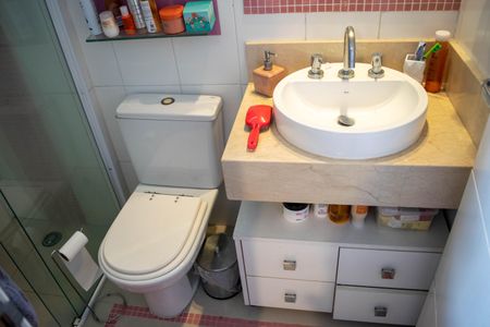 Apartamento à venda com 130m², 3 quartos e 2 vagasBanheiro da Suíte 2