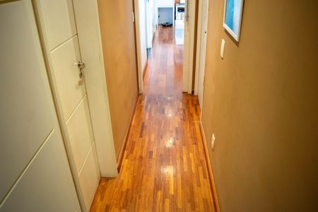 Apartamento à venda com 130m², 3 quartos e 2 vagasCorredor