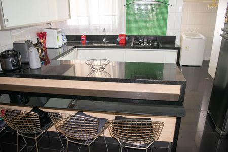 Apartamento à venda com 130m², 3 quartos e 2 vagasCozinha