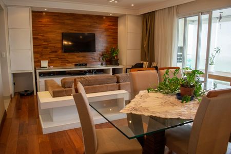 Apartamento à venda com 130m², 3 quartos e 2 vagasSala