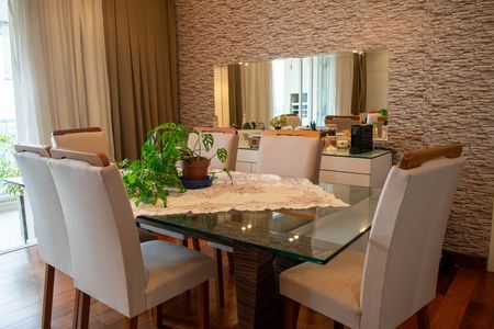 Apartamento à venda com 130m², 3 quartos e 2 vagasSala