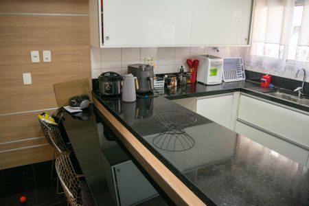 Apartamento à venda com 130m², 3 quartos e 2 vagasCozinha