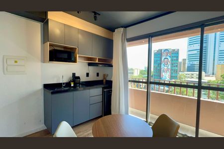 Sala de kitnet/studio para alugar com 1 quarto, 30m² em Jardins, São Paulo