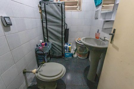 Casa à venda com 260m², 6 quartos e 1 vagaBanheiro social 