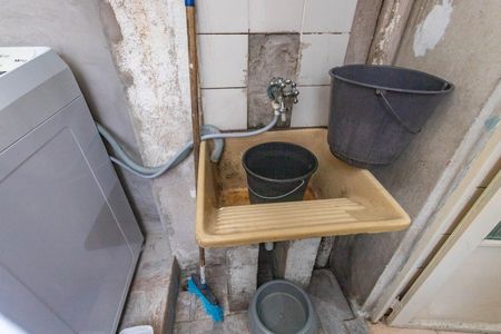 Casa à venda com 260m², 6 quartos e 1 vagaÁrea de serviço 