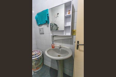 Casa à venda com 260m², 6 quartos e 1 vagaBanheiro social 