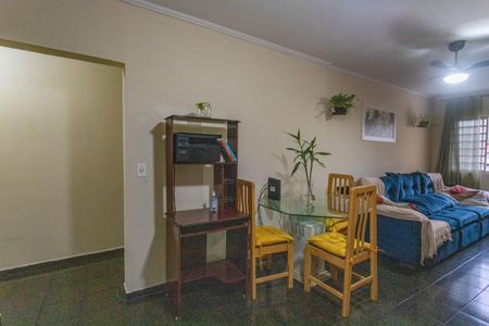 Casa à venda com 260m², 6 quartos e 1 vagaSala