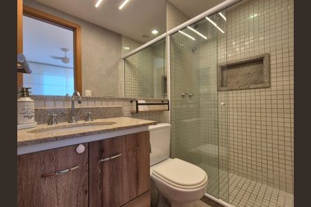 Apartamento à venda com 143m², 3 quartos e 2 vagas Apartamento à venda com 143m², 3 quartos e 2 vagasSuíte