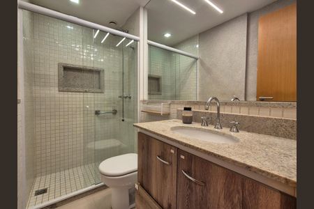 Apartamento à venda com 143m², 3 quartos e 2 vagas Apartamento à venda com 143m², 3 quartos e 2 vagasBanheiro